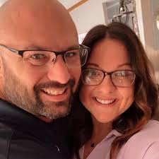 What size oval pool is suitable for a large family with 7 children and  frequent gatherings?