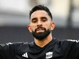 Riestra Imbatible: Victoria con Penal Polémico ante Atlético Tucumán - Imagen principal del artículo