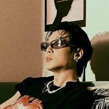 Lauren Lam (@lamthaovy21)