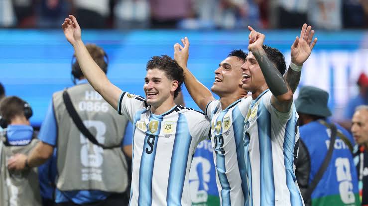 El asedio a Argentina»... Investigaciones estadounidenses por corrupción  financiera avivan la polémica sobre la relación con la FIFA | Goal.com  Espana