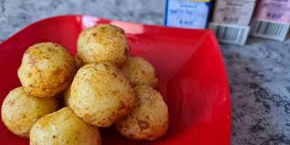 340.098 resep cemilan dari tepung terigu ala rumahan yang mudah dan enak dari komunitas memasak terbesar dunia! Resep Potato Pom Pom Camilan Gurih Cuma Butuh 4 Bahan