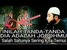 Salah satu dari ke 7 tanda berjodoh menurut islam adalah, memiliki iman yang saman dan ada kemiripan sifat antara 2 lawan jenis. Inilah Tanda Tanda Dia Adalah Jodoh Mu Ustadz Khalid Basalamah Youtube Kutipan Pelajaran Hidup Kata Kata Indah Nasihat Perkawinan