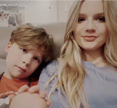 Aaron Bumbaugh's Instagram, Twitter & Facebook