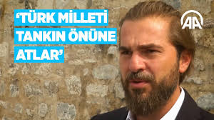 Arnavut asıllı türk oyuncu ve sunucu, 26 temmuz 1979 yılında da i̇zmir de doğmuştur. Oyuncu Engin Altan Duzyatan Turk Milleti Tankin Onune Atlar Youtube