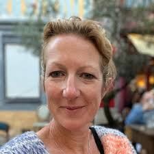 Are white tiles going out of style? We asked the experts