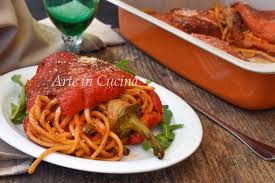 Una ricetta semplice e buonissima che si può preparare in anticipo. Peperoni Ripieni Di Spaghetti Capperi E Olive Ricetta Facile Da Preparare