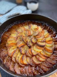 Laurent mariotte anime avec passion et énergie petits plats en équilibre sur tf1, en proposant une recette simple et alléchante pour réjouir les papilles la recette très facile de charlotte à la rhubarbe et aux fraises de laurent mariotte est extraite de desserts légers, de laurent mariotte, de la. Ma Recette De Cocotte D Agneau Aux Pommes De Terre Laurent Mariotte