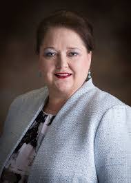 Lynne Warner's Instagram, Twitter & Facebook