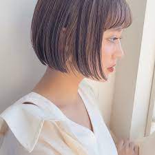 今すぐ美人になれる 前下がりラインの小顔ストレートボブ マキアオンライン maquia online ストレートボブ 前下がりボブ ストレート ヘアスタイル