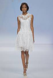 Retrouvez l'énergie, le style et le service personnalisé des magasins la baie dans un environnement de magasinage agréable et convivial. 10 Robes De Mariee 2017 Parfaites Pour Dire Oui Quand On Est Petite Mariage Com