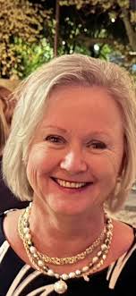 Introduction of a retired woman from Alabama sharing her hobbies and  interests