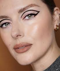 From Halo Eyes To Selective Placement Instagram Makeup Artist Katie Jane Hughes Unveils The Makeup No Eyeliner Makeup Instagram Makeup Instagram Makeup Artist