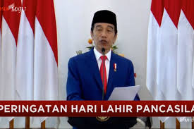 Peringatan hari lahir pancasila setiap tanggal 1 juni oleh seluruh lapisan masyarakat indonesia, membuktikan bahwa kita sebagai anak bangsa berkomitmen untuk menjunjung tinggi pancasila sebagai panduan dalam kehidupan bermasyarakat, berbangsa dan bernegara. Hari Lahir Pancasila Jokowi Minta Pejabat Layani Masyarakat Tanpa Bedakan Sara