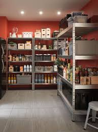 Reorganisez Les Rangements Dans Votre Cellier Votre Garage Ou Votre Cave Avec Ces Etageres En Acier Galvanise Et Pla Rangement Cellier Rangement Cave Cellier
