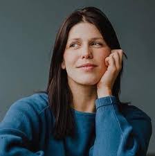 Nancy Bannister's Instagram, Twitter & Facebook