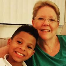 What is a small, compact, and affordable shelter to keep a feral cat warm  in the Bronx, New York City?