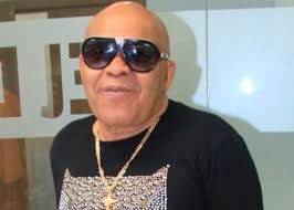 Teodoro Reyes sufre accidente y se ve obligado a cancelar actividades