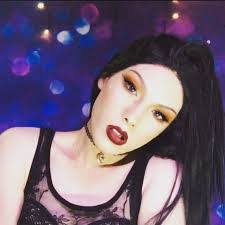 Ivy Starr's Instagram, Twitter & Facebook