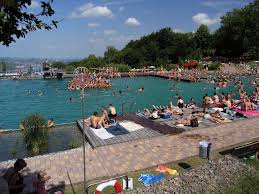 Rekord Ansturm Auf Schwimmbader Bei Rekord Hitze