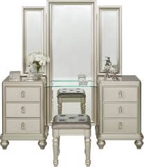 Sofia Vergara Paris Silver 7 Pc Queen Upholstered Bedroom Queen Bedroom Sets Colors King Bedroom Sets Vanity Set Silver Bedroom