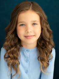 🙌New Headshots.. Which one is your favorite? 📸:  @vancouverheadshotphotographer Chloe McKinnon #fblifestyle