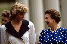 W kartach historii zapisała się jako ulubiona członkini royal family tych czasów. Krolowa Elzbieta Ii Miala Juz Dosc Humorow Ksieznej Diany Nadala Jej Niemily Pseudonim