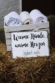 Warme Hande Warme Herzen Bedient Euch Vintage Schild Decken Holzkiste Dekoration Hochzeit Strohballen Heu Deckchen Hochzeit Hochzeit Korbe Hochzeitswochenende