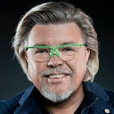 Terry Vass's Instagram, Twitter & Facebook