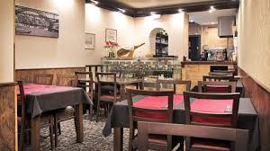 The sturdy, beautifully woven table can host platters of food, beverages, and plates, or double as an additional dining table. Oporto In Barcelona Restaurant Reviews Menu And Prices Thefork