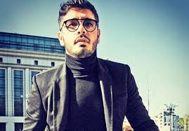 Vincenzo castellano este fiul lui ciro castellano și nepotul lui joshua castellano, patronul clubului bamboo. Vincenzo Castellano Are O NouÄƒ IubitÄƒ Cine Este Femeia