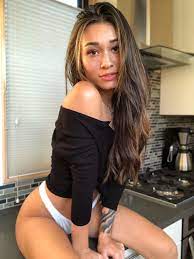 getsupergood on X: What in the world are they putting in the water in  Portland, OR? That's where YoYuri and SaraUnderwood are from and we are  starting to think the city must