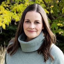 Taylor Ellsworth's Instagram, Twitter & Facebook