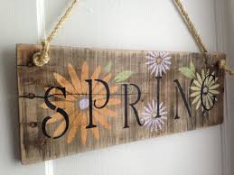 Distressed Natural Rustic Spring Hanging Sign With Flowers Etsy Pallet Crafts Crafts Spring Crafts