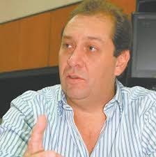 ÚltimoMomento Reportan la muerte del ejecutivo de AXS Bolivia, Richard  Sandoval, por #coronavirus. Habría fallecido en #LaPaz y según testimonios  de la familia el Gerente General retornó de New York (EEUU) y