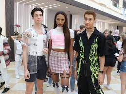 A generation war has been playing out on tiktok for some time, though anyone since january there have been 274,000 videos tagged no skinny jeans on tiktok and 8.3m millennial v gen z videos. 8 Popular Gen Z Fashion Trends