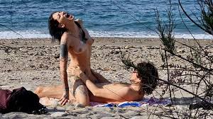 Beach Sex - hot and passionate - Squirting: 7.40, 13.25 💦 Video shot with  my new telephoto lens 📷