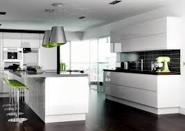 A brilliant center island in staggered heights accommodates the culinary master and dining enthusiast. Modern High Gloss Kitchen In White 20 Dream Kitchens With High Gloss Fronts Interior Design Ideas Ofdesign