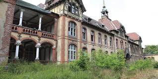 Dabei seien unter anderem fast 1000 kubikmeter schutt. A More Boxier Feel Aspect Ratio Architecture And Ecology In A Cure For Wellness 2016 Cineaction