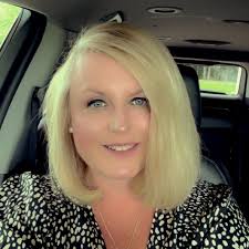 A busy morning at kirkcaldy beach as lots of sunseekers enjoy the glorious  weather . With temperatures reaching 7 or 8 degrees summer dufflecoates are  a must