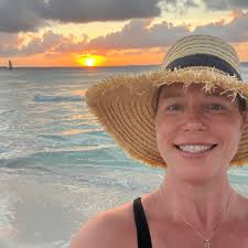 Do people keep pesos in wallet?