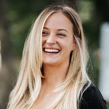 Lea Cuce's Instagram, Twitter & Facebook