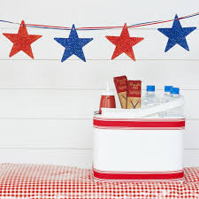 Plan family gatherings and lunches or bbq or go out. 13 Most Festive Decor Ideas For A Successful Memorial Day