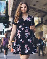 Grand choix de robes pour femme noir sur la boutique ►zalando ✔ livraison gratuite* ✔ toutes les tendances mode de la saison ! 1001 Versions De La Robe Femme Ronde Les Coupes Sexy