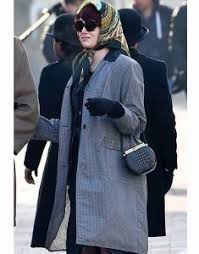 Emma stone stars as estella/cruella in the 101 dalmatians prequel cruella. photo: Cruella 2021 Outfits Collection Cruella Coats Jackets Ujackets Com