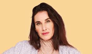 Mirna Funk: „Es geht darum, einander ausschließende Narrative zeitgleich zu  dulden“