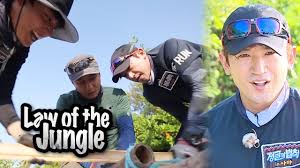 Este evento es una mezcla de eventos de variedades, documentales de naturaleza y dramas de la vida humana. Yoonsiyoon Leeminwoo Is It Impossible To Build A Fire With Trash Law Of The Jungle Ep 330 Youtube
