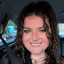 Gail Robles's Instagram, Twitter & Facebook