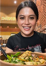 Mần Chân Mày Dị