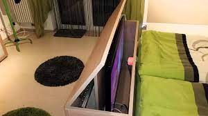 Weitere wunderbare stelle zum verstecken des fernsehers ist die decke. Tv Lift Tv Schrank Elektrisch Ausfahrbar Youtube