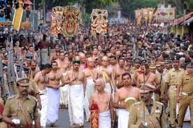 Thousands witness Arat procession - The Hindu
